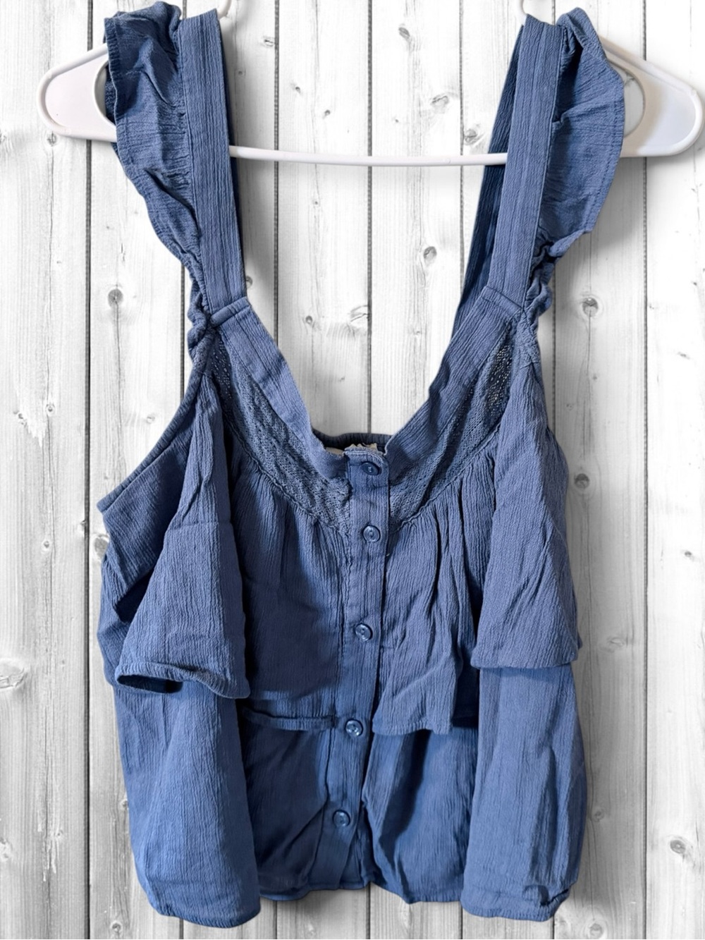 🙋🏻♀️American Eagle Outfitters Indigo Ruffle Button-Front Tank